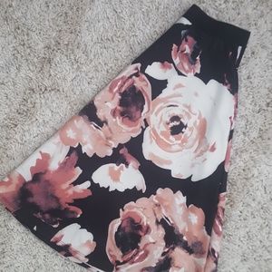 Bobeau Size M Midi Skirt